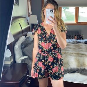 WAYF Flower Short Sleeve Romper, Large, New with Tags